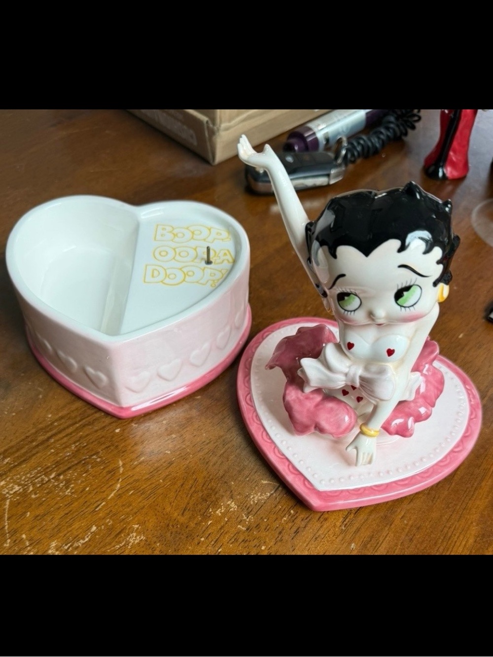 Vintage 1991 Vandor Betty Boop Trinket Pink Heart Music Box